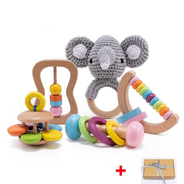 Baby Towel Newborn Bath Toy Set Gifts Box Double Sided Cotton Blanket Wooden Rattle Bracelet Crochet Toys Baby Bath Gift Product