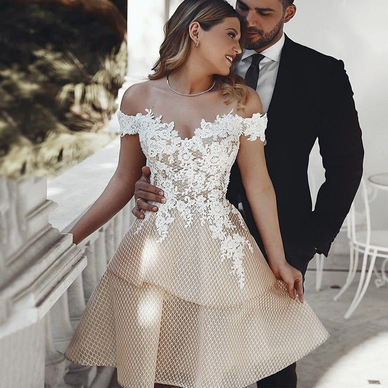Off The Shoulder Short Wedding Dress 2021 Champagne Appliqued Lace Bride Dresses Knee Length Backless Wedding Gowns Custom